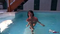 Ponogafia gratis putinha fazendo sexo depois de um banho de piscina